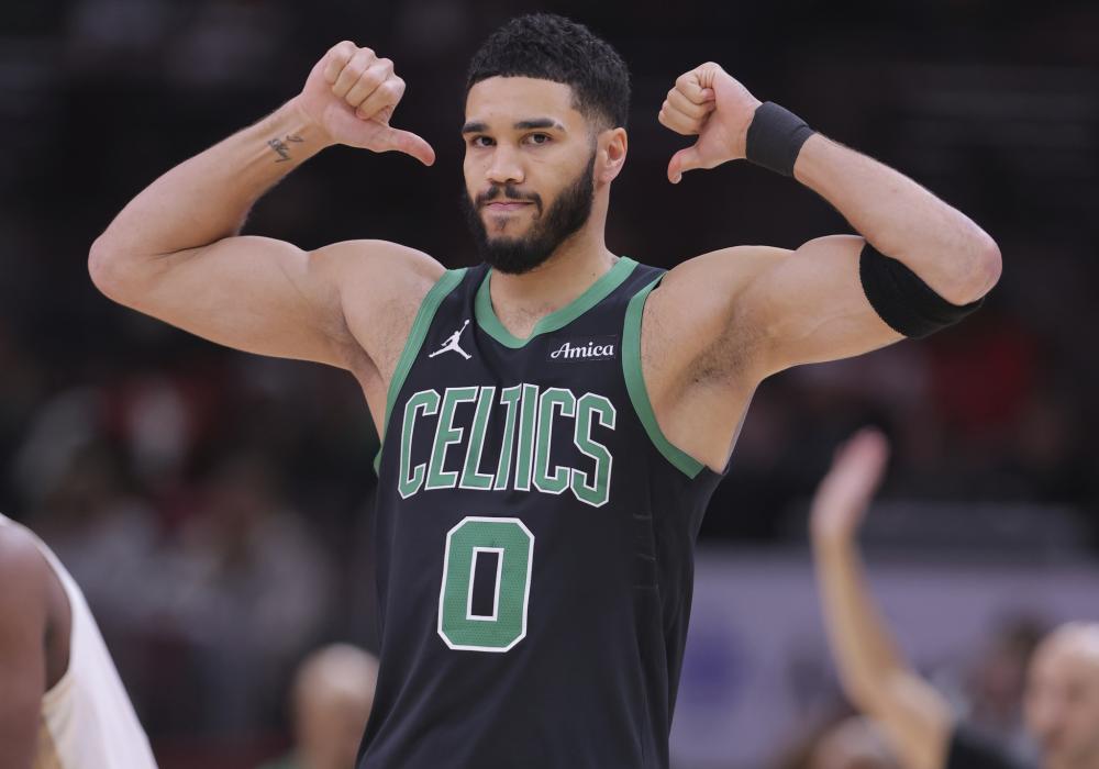 球员们在提 球员们在提