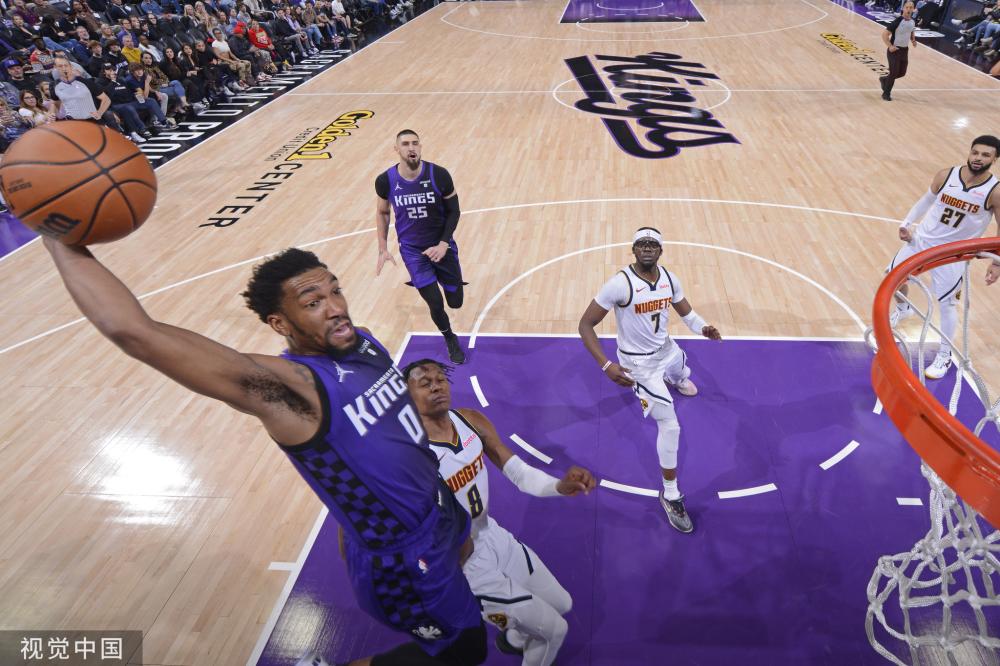 他需要适应 他需要适应